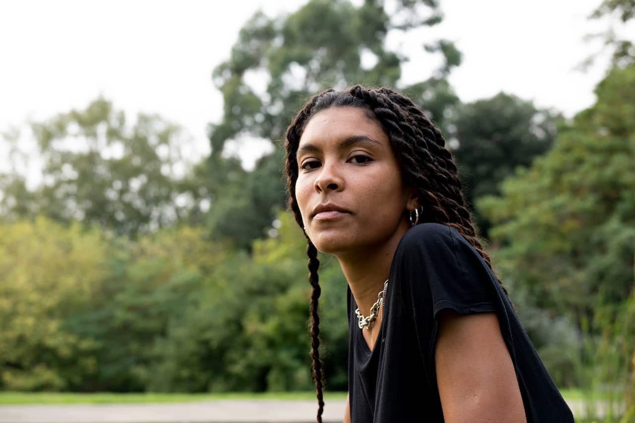 Too Close, Thalissa Teixeira