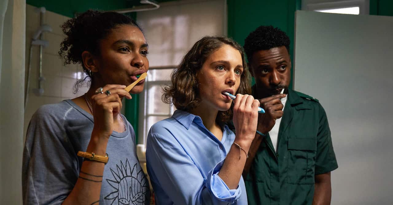 Trigonometry, Thalissa Teixeira, Ariane Labed, Gary Carr