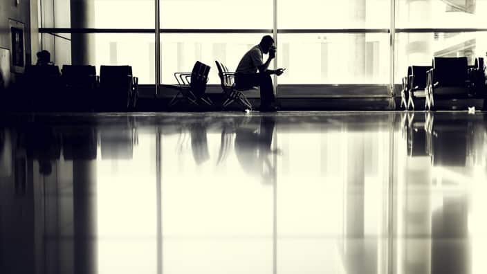 lone airport passenger, solo traveller