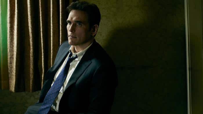 Secret Service agent Ethan Burke (Matt Dillon)
