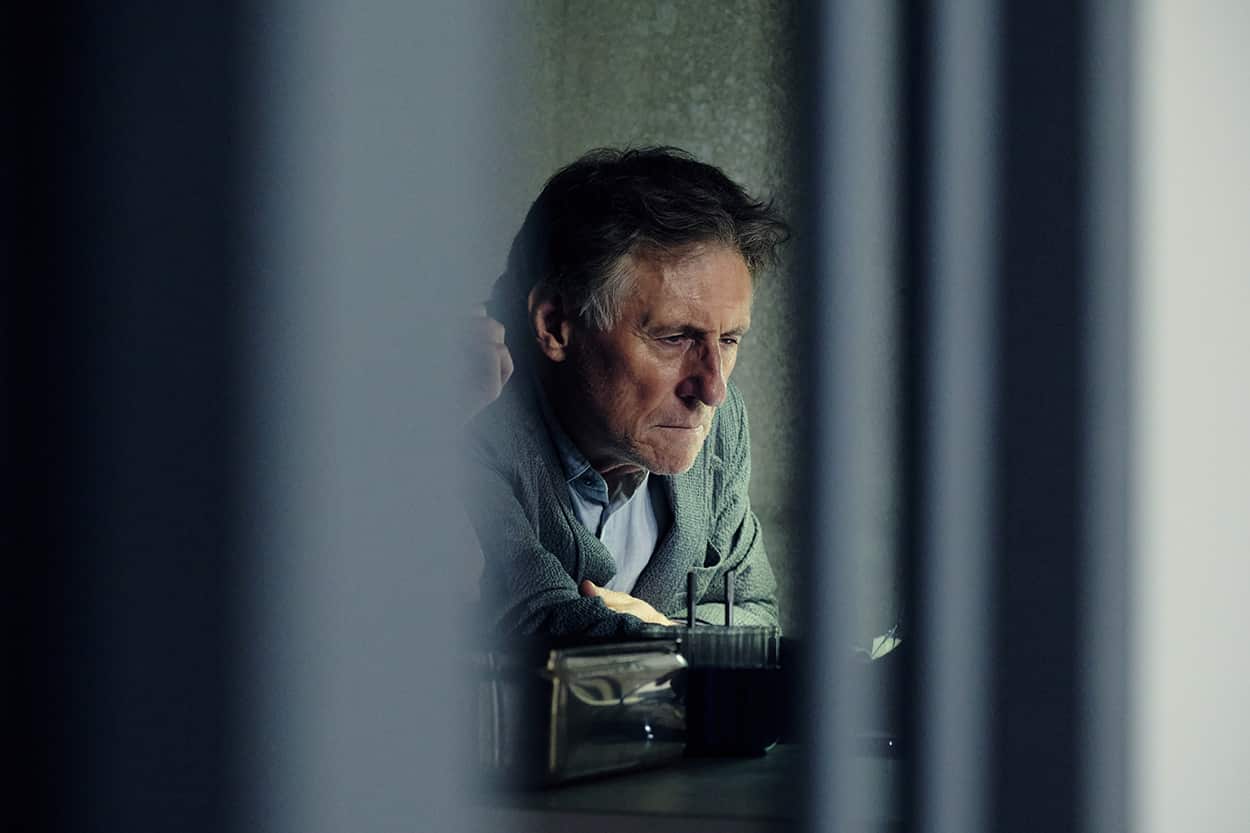 War of the Worlds - season 3, Gabriel Byrne
