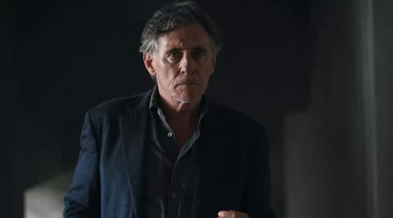 War of the Worlds - season 2, Gabriel Byrne