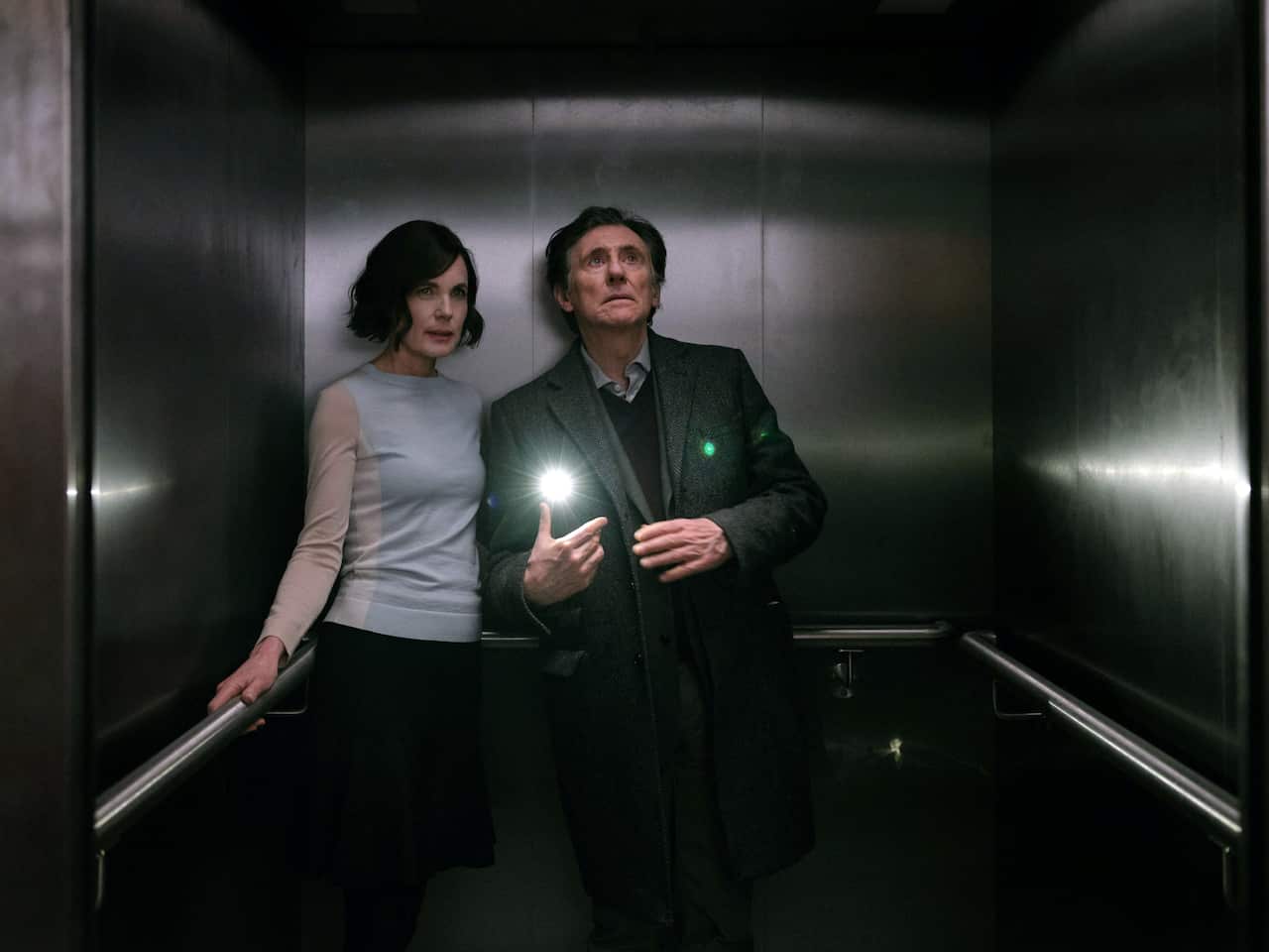 La Guerre Des Mondes - War of the Worlds Episode 1, Elizabeth McGovern, Gabriel Byrne