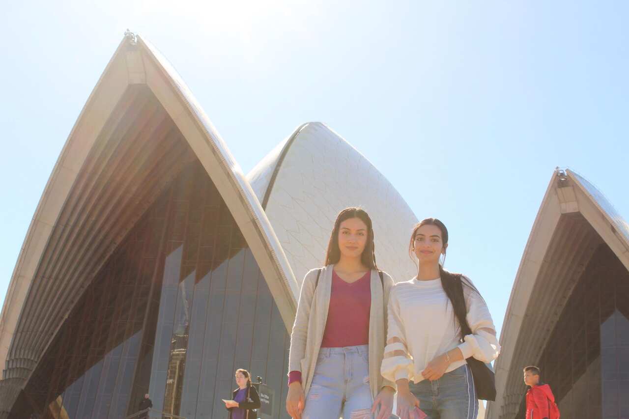 Hadeel and her sister in Sydney.