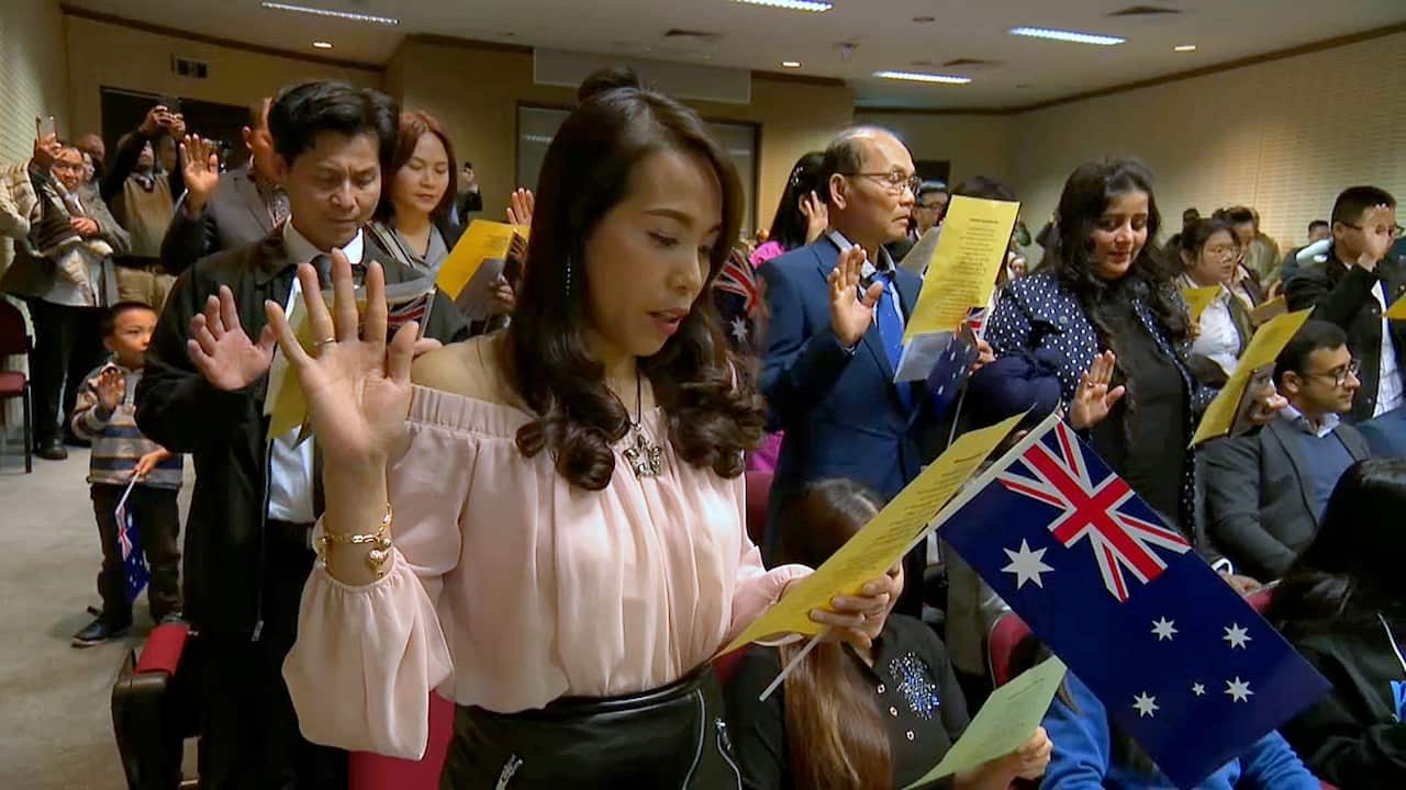 'Super Saturday' sees 600 migrants formally granted citizenship