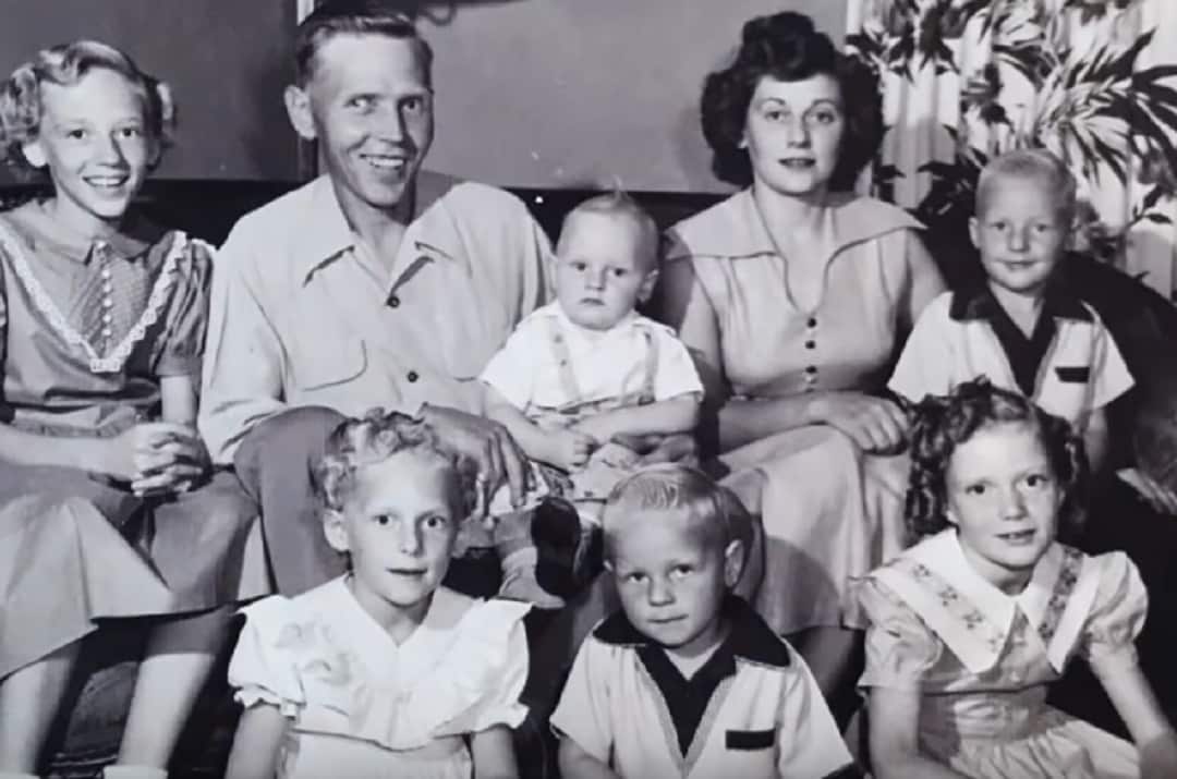 Linda Jourdeans (lower right) was the only redhead in her family.