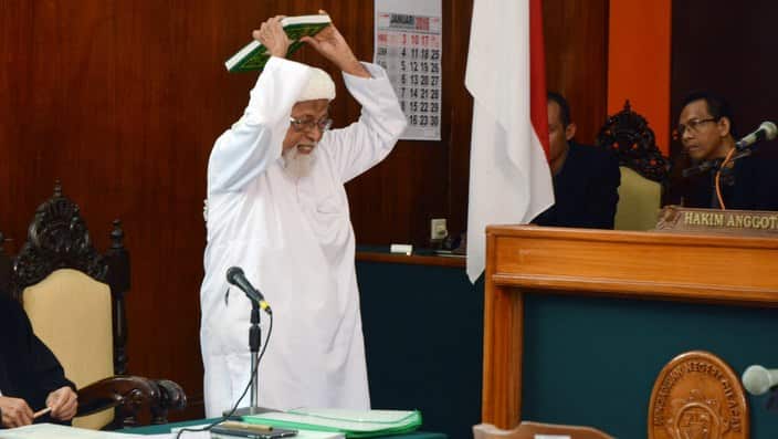 Radical cleric Abu Bakar Bashir in Cilacap District Court, Indonesia on 26/1/16.