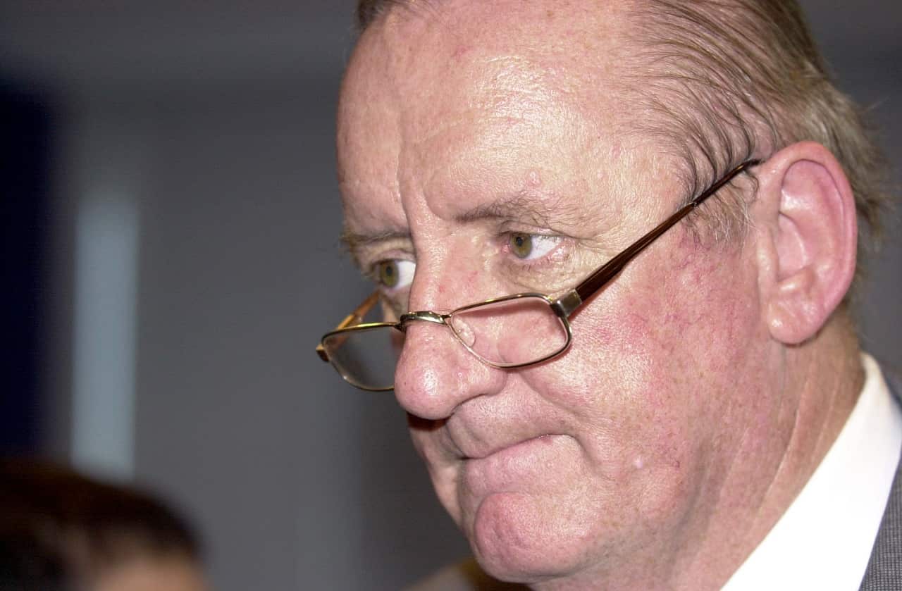 Tim Fischer in 2001.