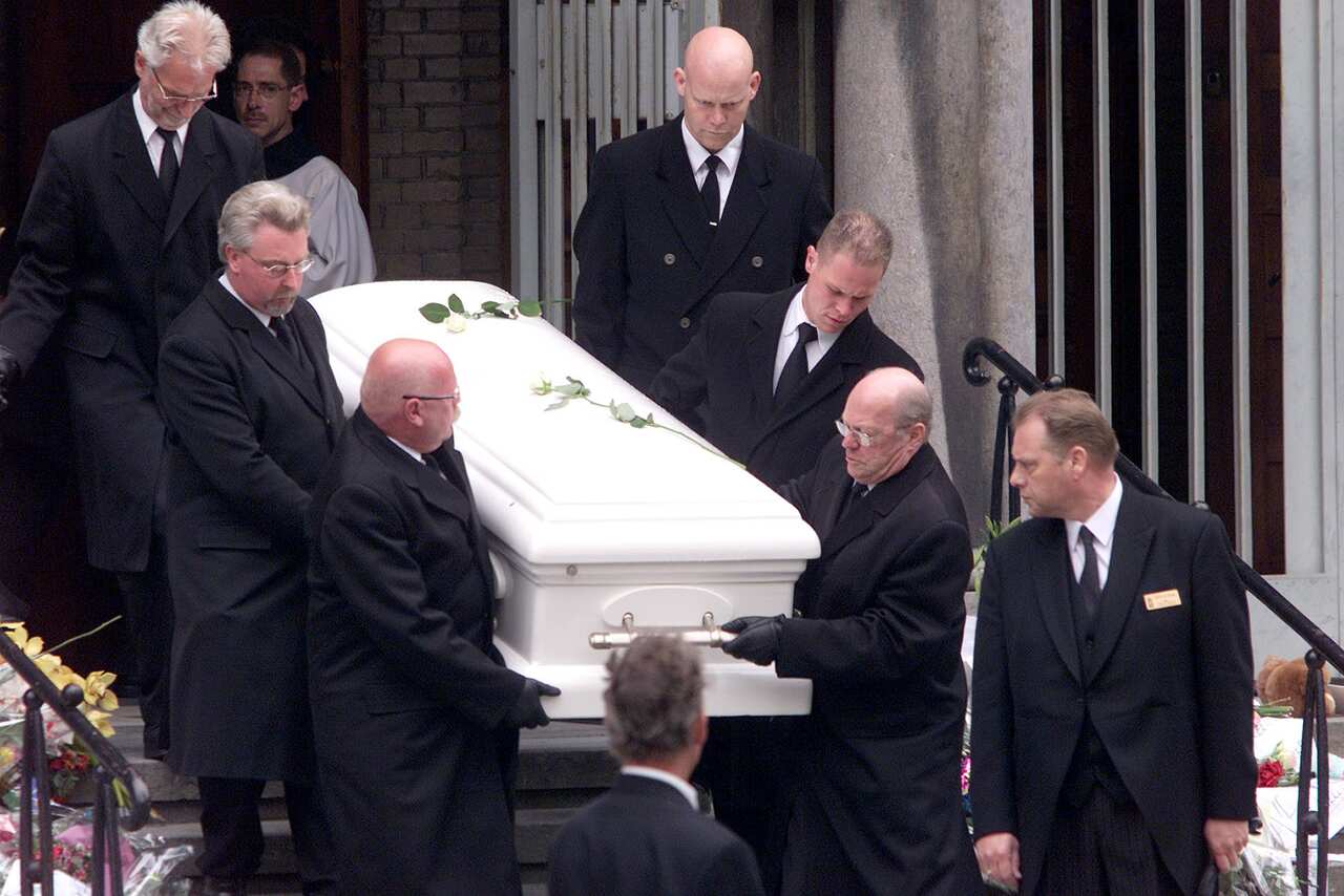 Pallbearers carry the coffin of Dutch right-wing politician Pim Fortuyn out of the Laurentius and Elisabeth Cathedral in Rotterdam.