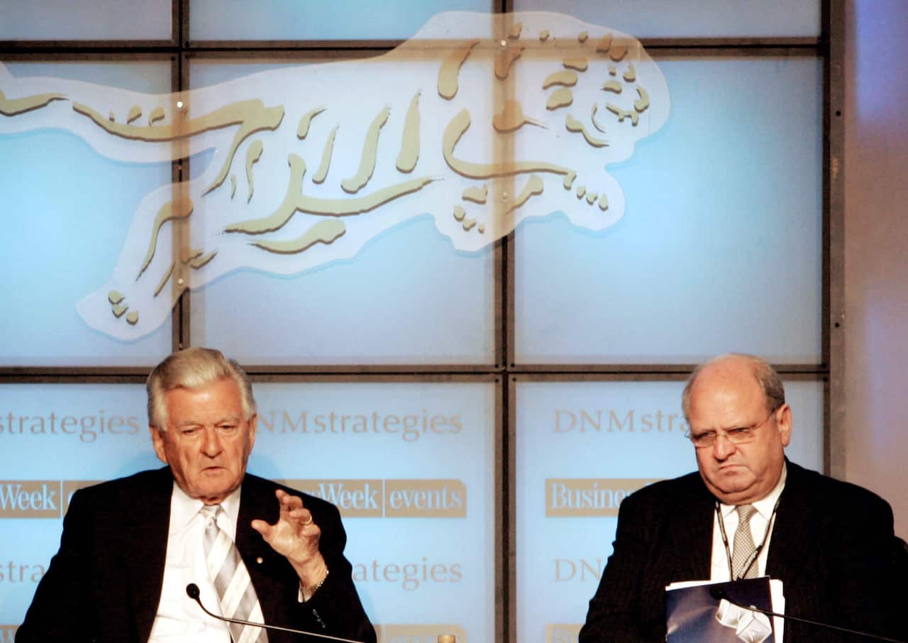 Former Australian Prime Minister Bob Hawke and former New Zealand Prime Minister Mike Moore during a panel discussion at the Asia Leadership Forum in Bangkok.