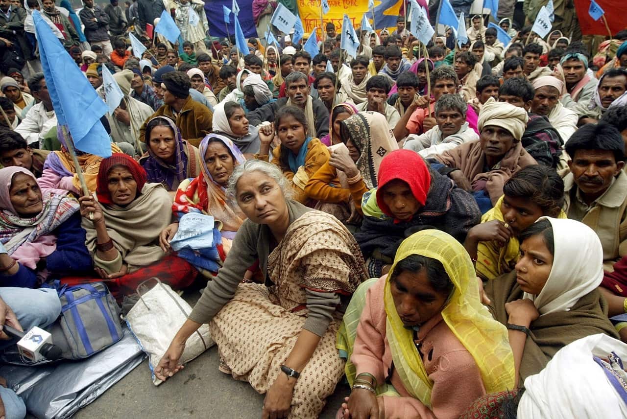 Environmental activist Medha Patkar sits with the activists of the Narmada Bachaho Andolan (NBA) during a protest in New Delhi, India, 02 January 2007. 