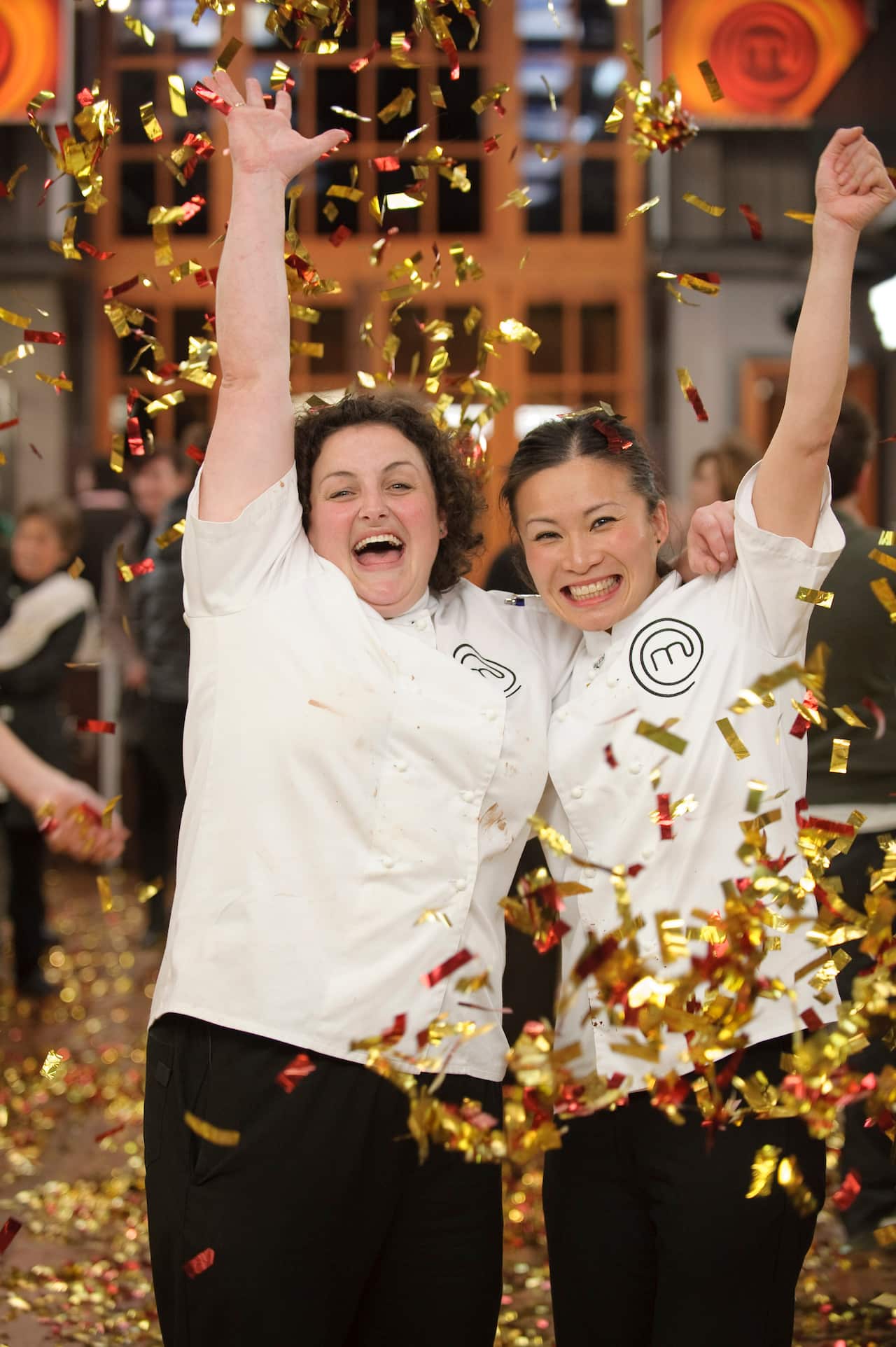 The winner of Network Ten's reality show MasterChef Julie Goodwin (left) and runner-up Poh Ling Yeow. (AAP)