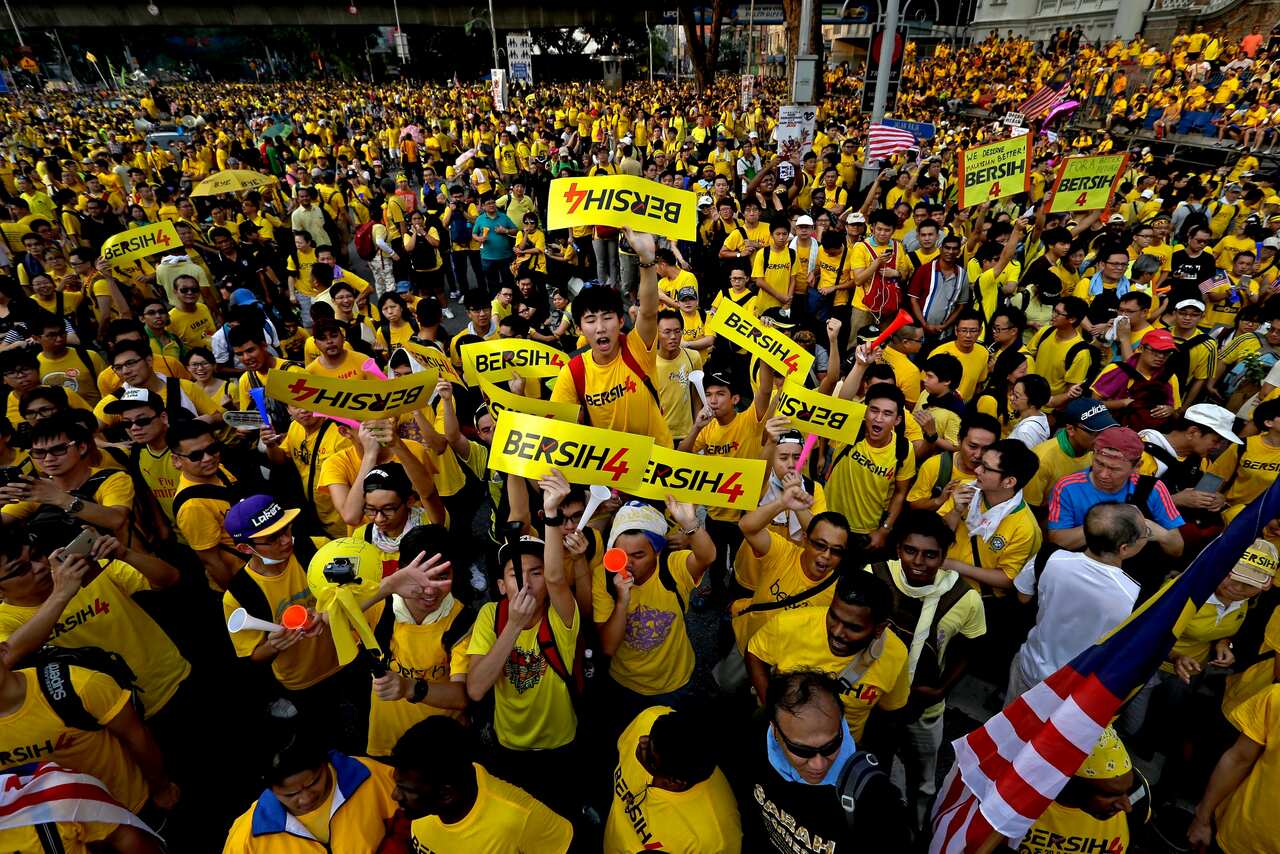 When the 1MDB scandal broke in 2015 hundreds of thousands of Malaysian took to the streets demanding Najib's resign. 