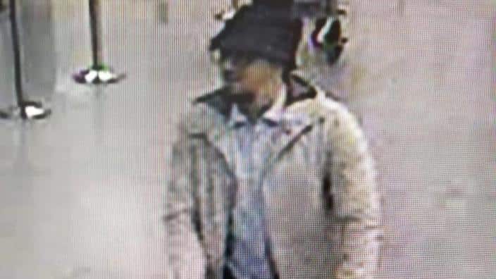 A handout photograph provided by Belgian Federal Police shows a CCTV grab of a suspect in the Zaventem airport attack in Brussels, Belgium, 22 March 2016.