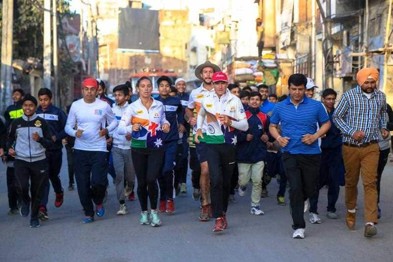 Ultramarathon runner and Pat Farmer during his marathon across India.