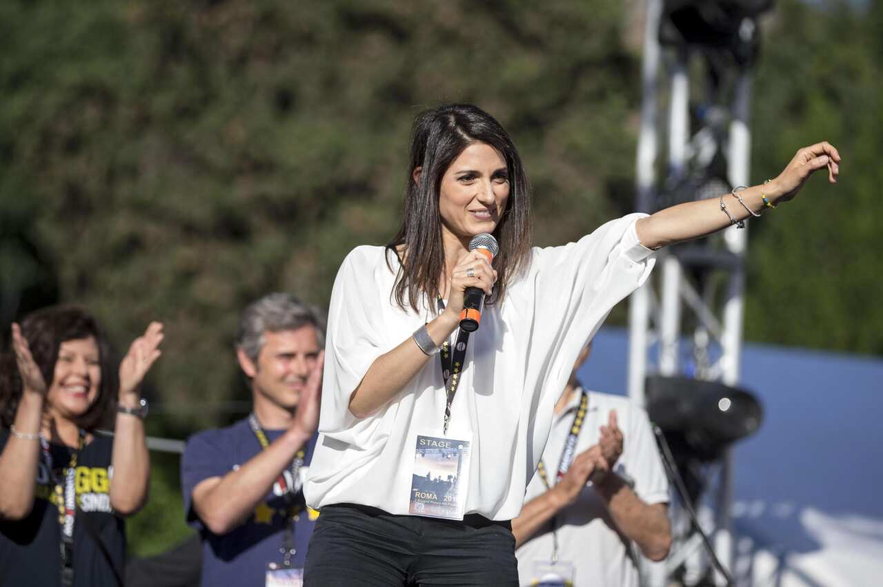 Virginia Raggi waves during a election campain rally in Rome, Italy, 03 June 2016.
