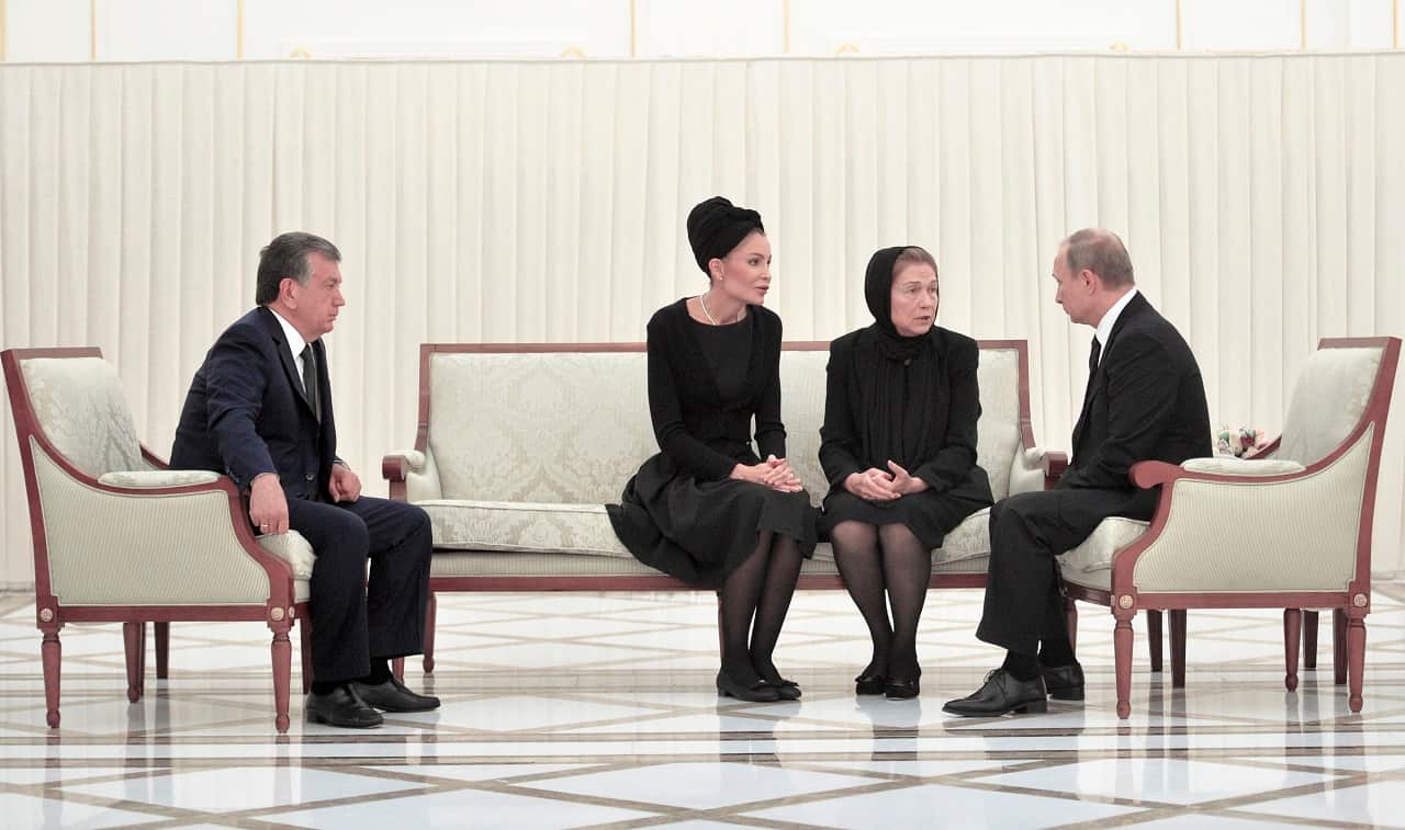 Uzbekistan's Prime Minister Mirziyayev, Uzbekistan's late President Karimov's daughter Lola and widow Tatyana Karomova meet President Putin.