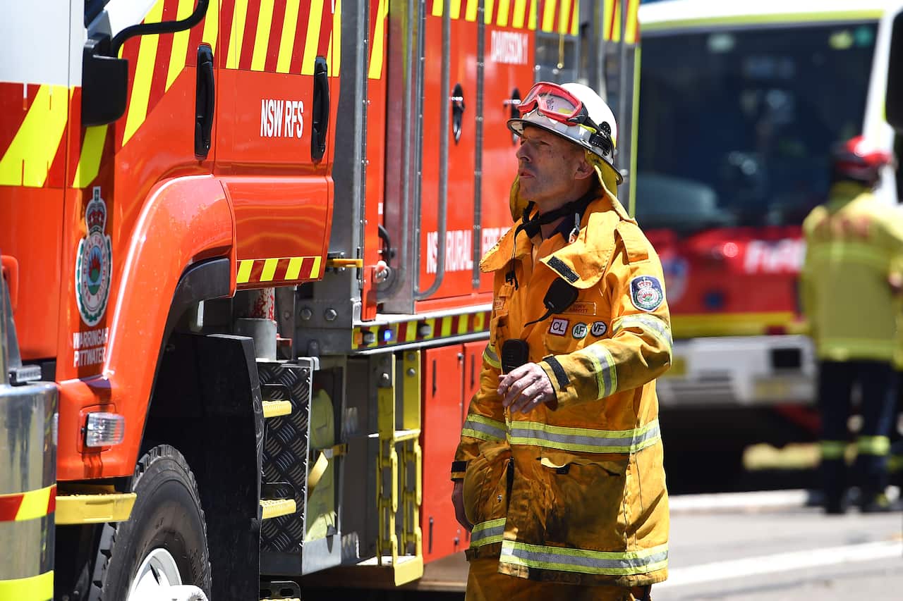 Former Prime Minister Tony Abbott is joining crews in the firefighting effort.