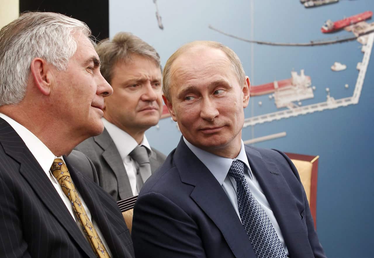 President Vladimir Putin and ExxonMobil CEO Rex Tillerson attend a ceremony of signing an agreement between Rosneft and ExxonMobil, 5 June 2012.