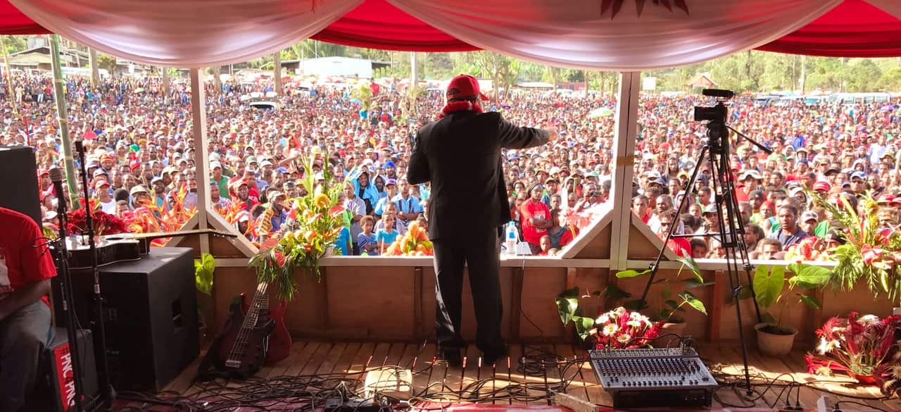 Peter O'Neill at a PNG election campaign.