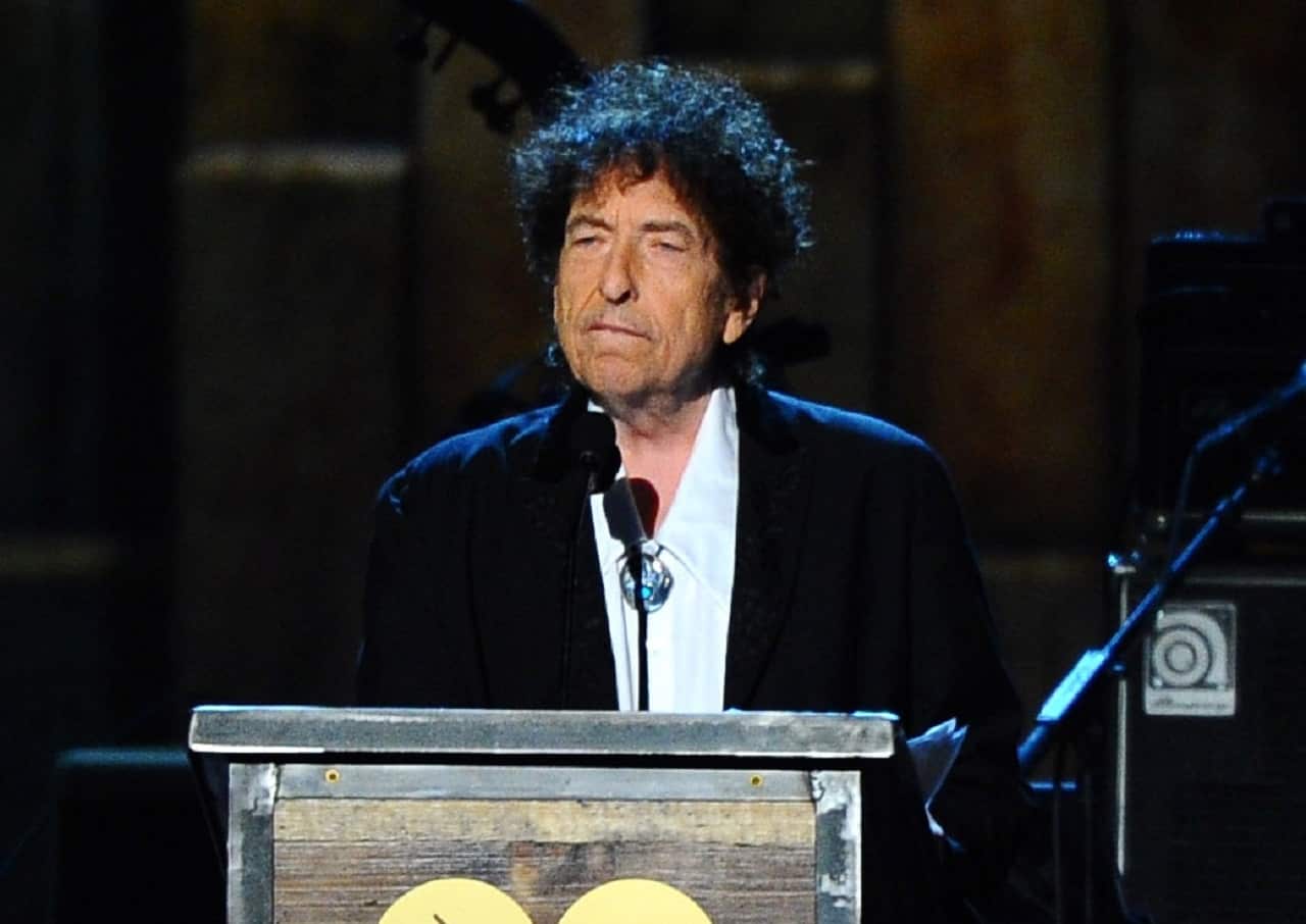 Bob Dylan won the 2016 Nobel Peace Prize.