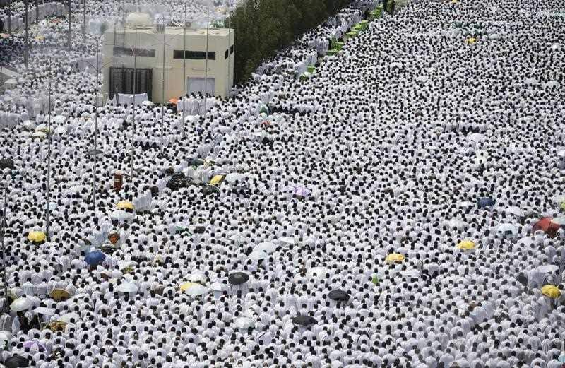 Muslim worshippers pray during the Hajj pilgrimage outside Namrah Mosque in Arafat, near Mecca, Saudi Arabia, 31 August 2017. Around 2.6 million muslim are expected to attend this year's Hajj pilgrimage, which is highlighted by the Day of Araf