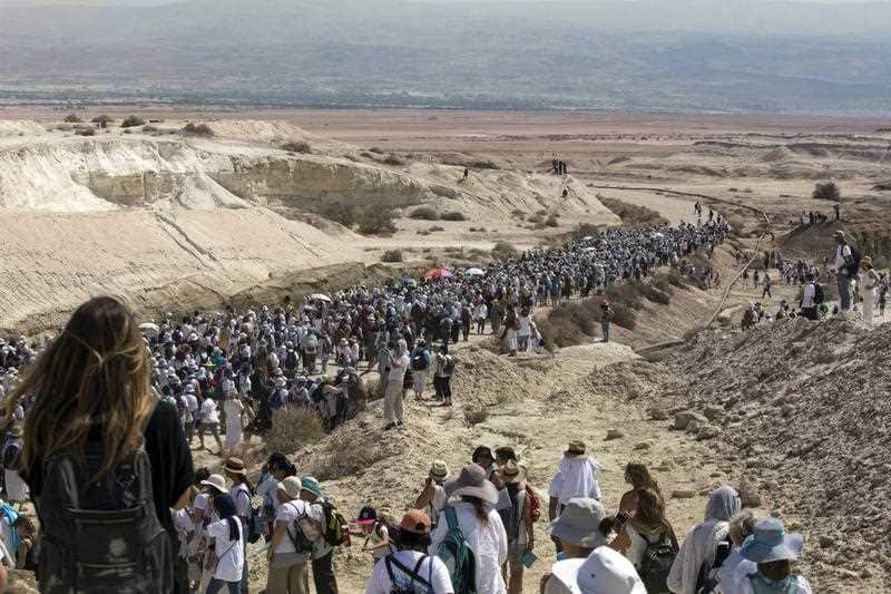 Israeli and Palestinian women march in the desert near Beit HaArava in the Jordan Valley, Israel, near to Jericho, in the West Bank, 08 October 2017.