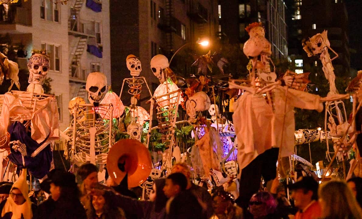 epa06301073 Participants march in the 44th Annual Greenwich Village Halloween Parade in New York, New York, USA, 31 October 2017. The annual event draws more than 60,000 costumed participants.  EPA/PORTER BINKS