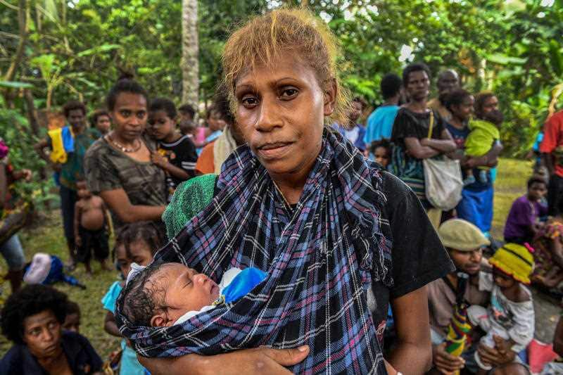  Papua New Guinea mother child