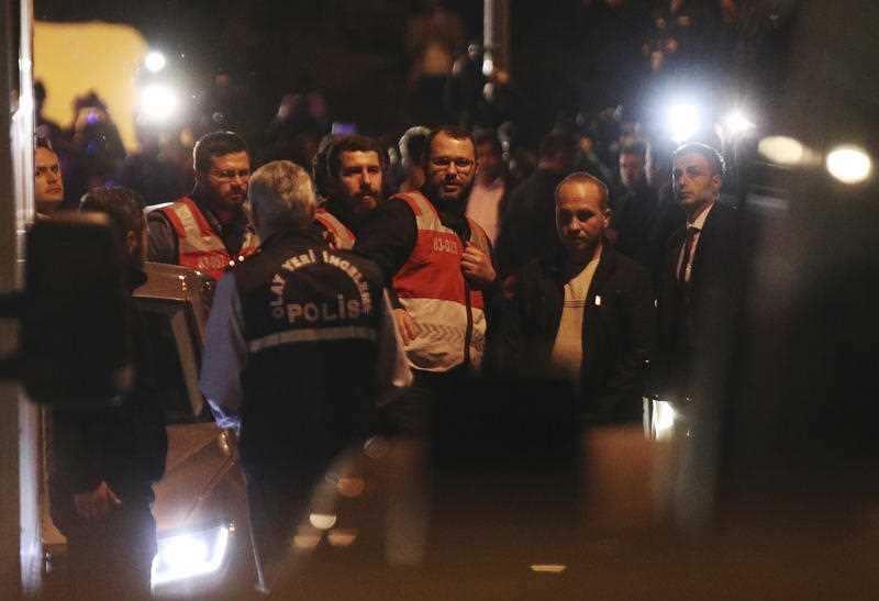 Turkish police officers arrive at the Saudi Arabia's Consulate