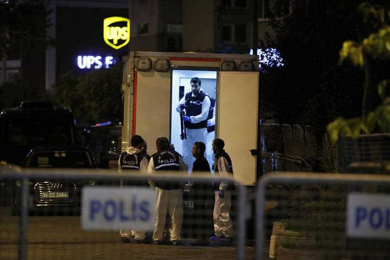 Turkish police officers prepare to enter the Saudi Arabia's Consulate in Istanbul