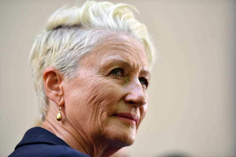 Dr Kerryn Phelps has joined the crossbench.