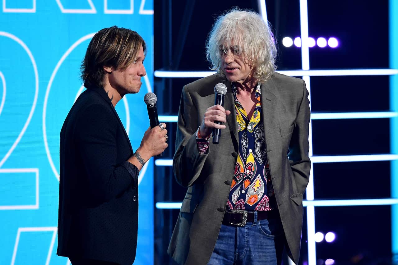 Keith Urban and Sir Bob Geldof present the ARIA Award for Album of the Year 
