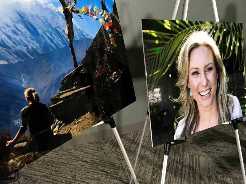 A jury has heard two 911 calls made by Justine Damond-Ruszczyk on the night of her death.