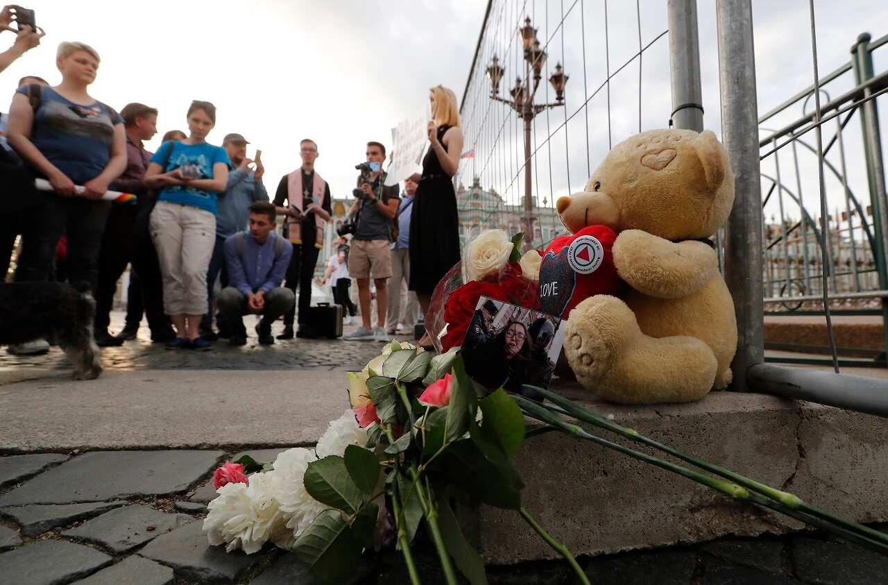 A memorial to Elena Grigorieva at the Dvortsovaya square in St. Petersburg.