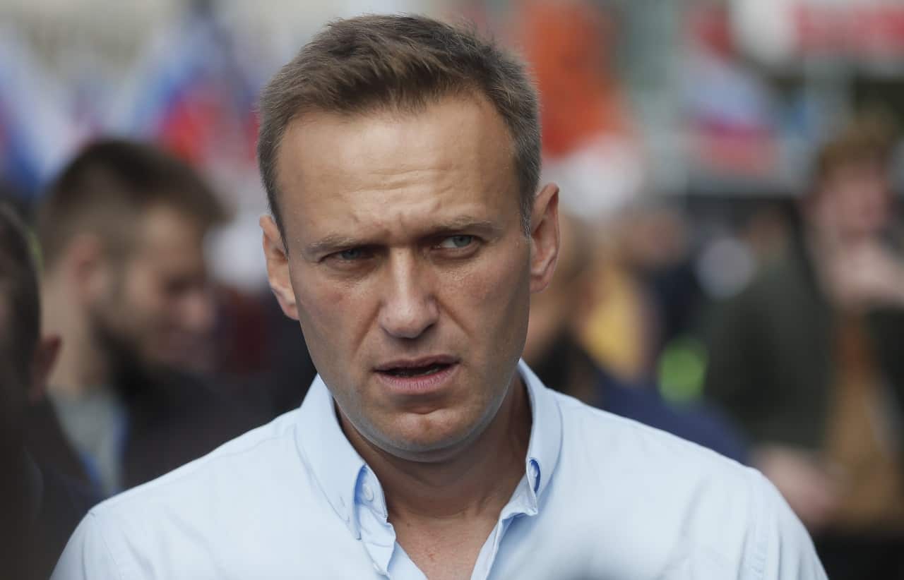 Russian opposition activist Alexei Navalny has condemned the drafting of his colleague. 