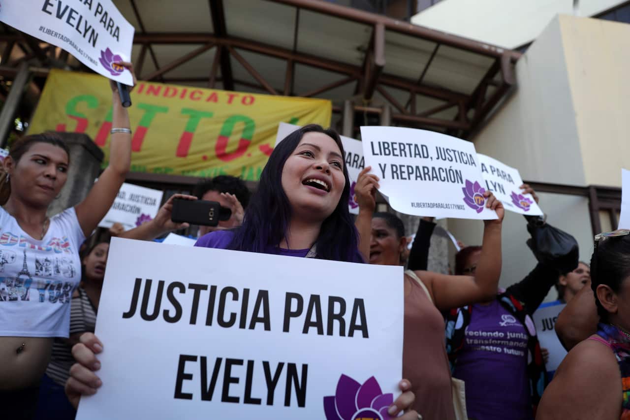 Activists belonging to Women's NGOs demonstrate in support of Evelyn Hernandez