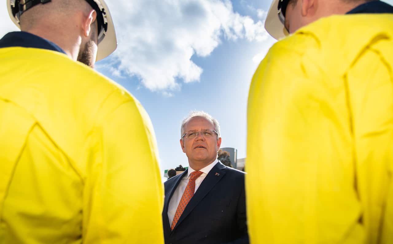 Prime Minister Scott Morrison talking with apprentices