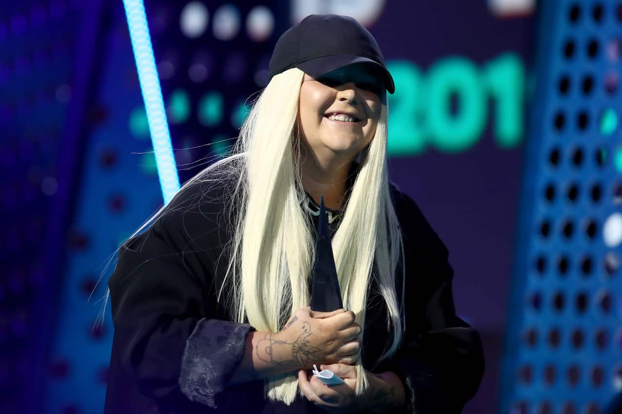 Tones and I accepts the ARIA for Best Female Artist.