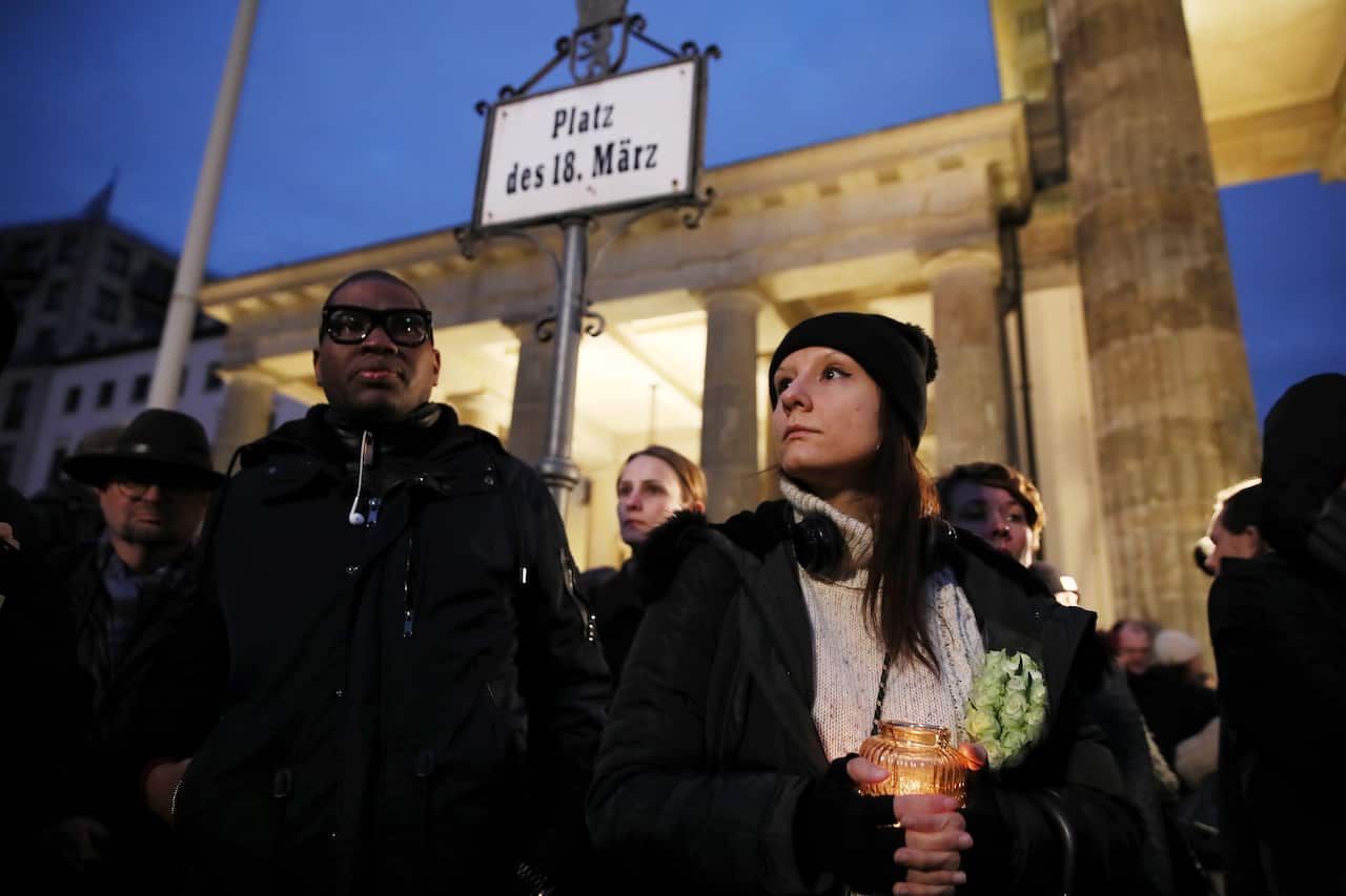 According to the police, the alleged perpetrator of a terror attack in Hanau was found dead with a second dead person in his apartment. 