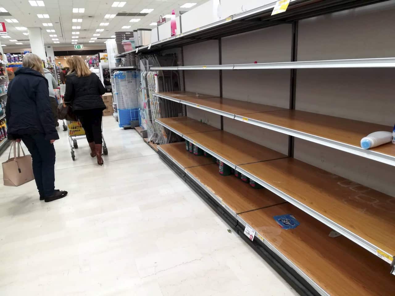 Milanese supermarkets continue to be stormed in anticipation of a quarantine to avoid infection with Coronavirus Covid-19.