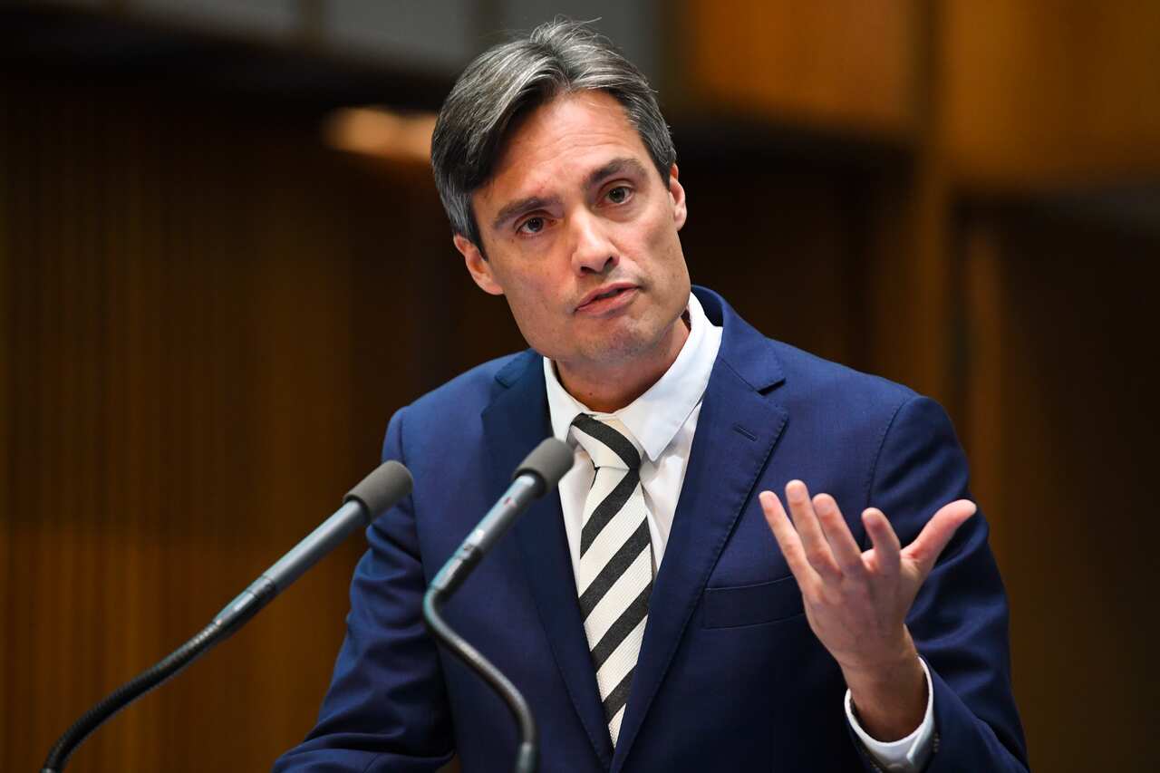 DepFormer deputy chief medical officer Nick Coatsworth at Parliament Houseuty Chief Medical Officer Nick Coatsworth speaks to the media during a press conference at Parliament House in Canberra, Tuesday, March 31, 2020. (AAP Image/Lukas Coch) NO ARCHIVING