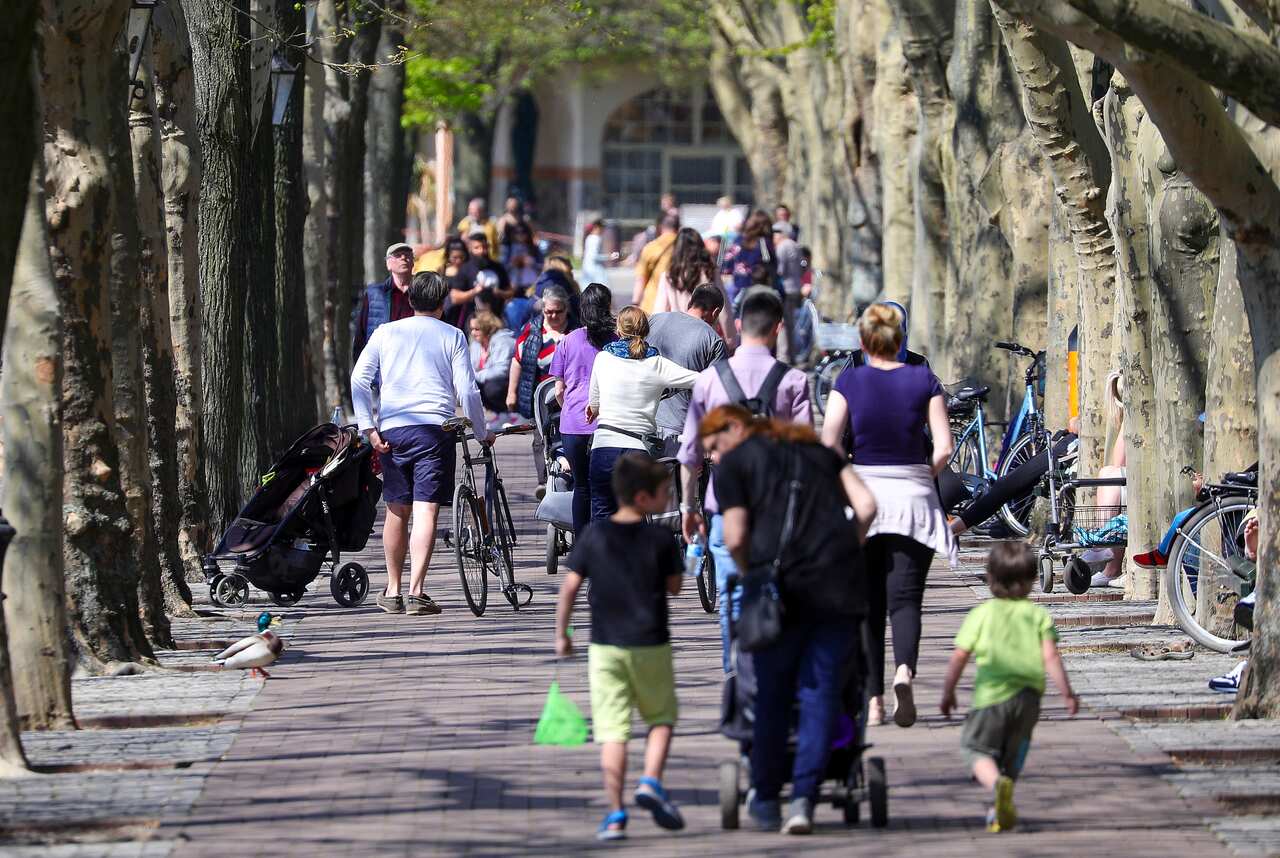 With eased restrictions people made the most of a sunny day in Berlin. 