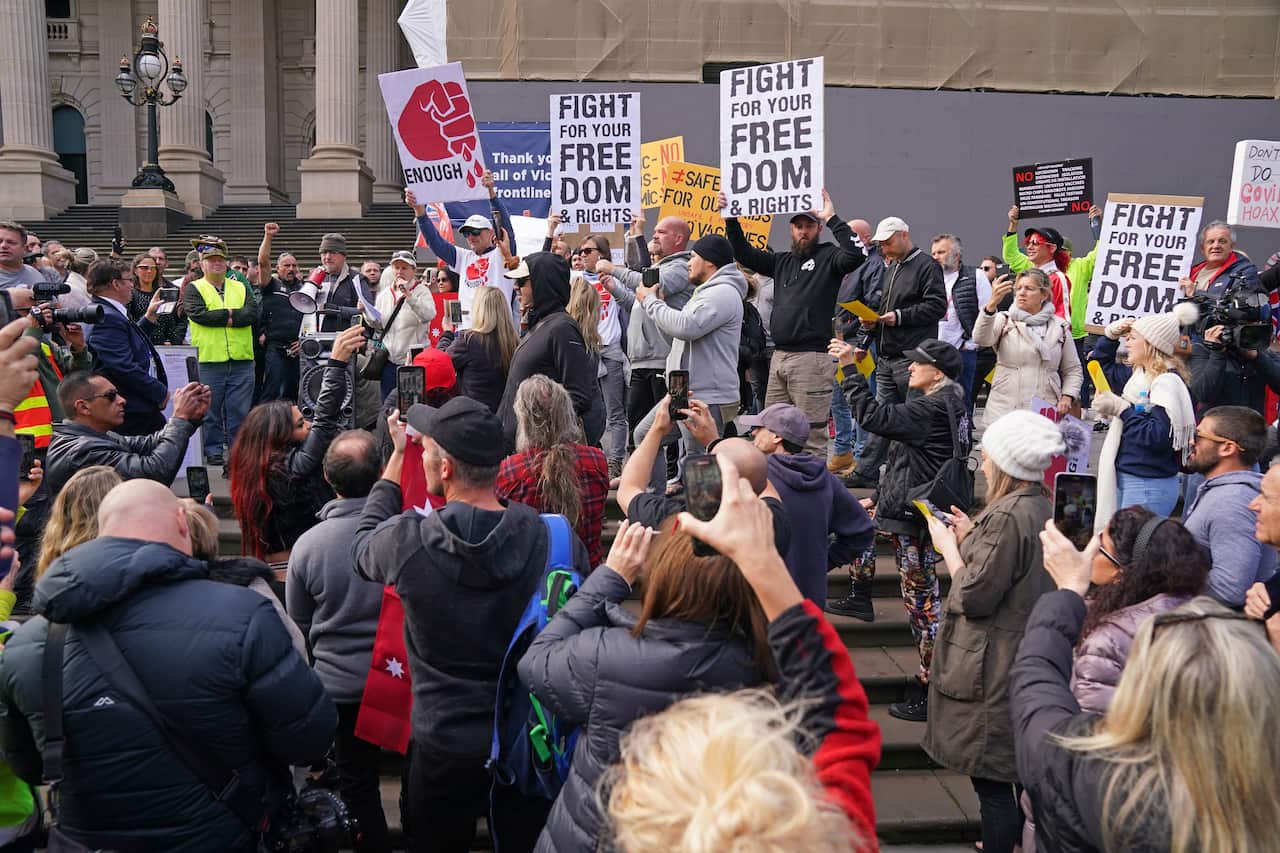 Anti-vaxxers and Victorians fed up with the coronavirus lockdown have broken social distancing rules to protest in Melbourne's CBD.