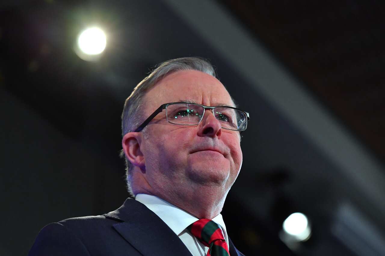 Federal opposition leader Anthony Albanese has defended NSW Premier Gladys Berejiklian.