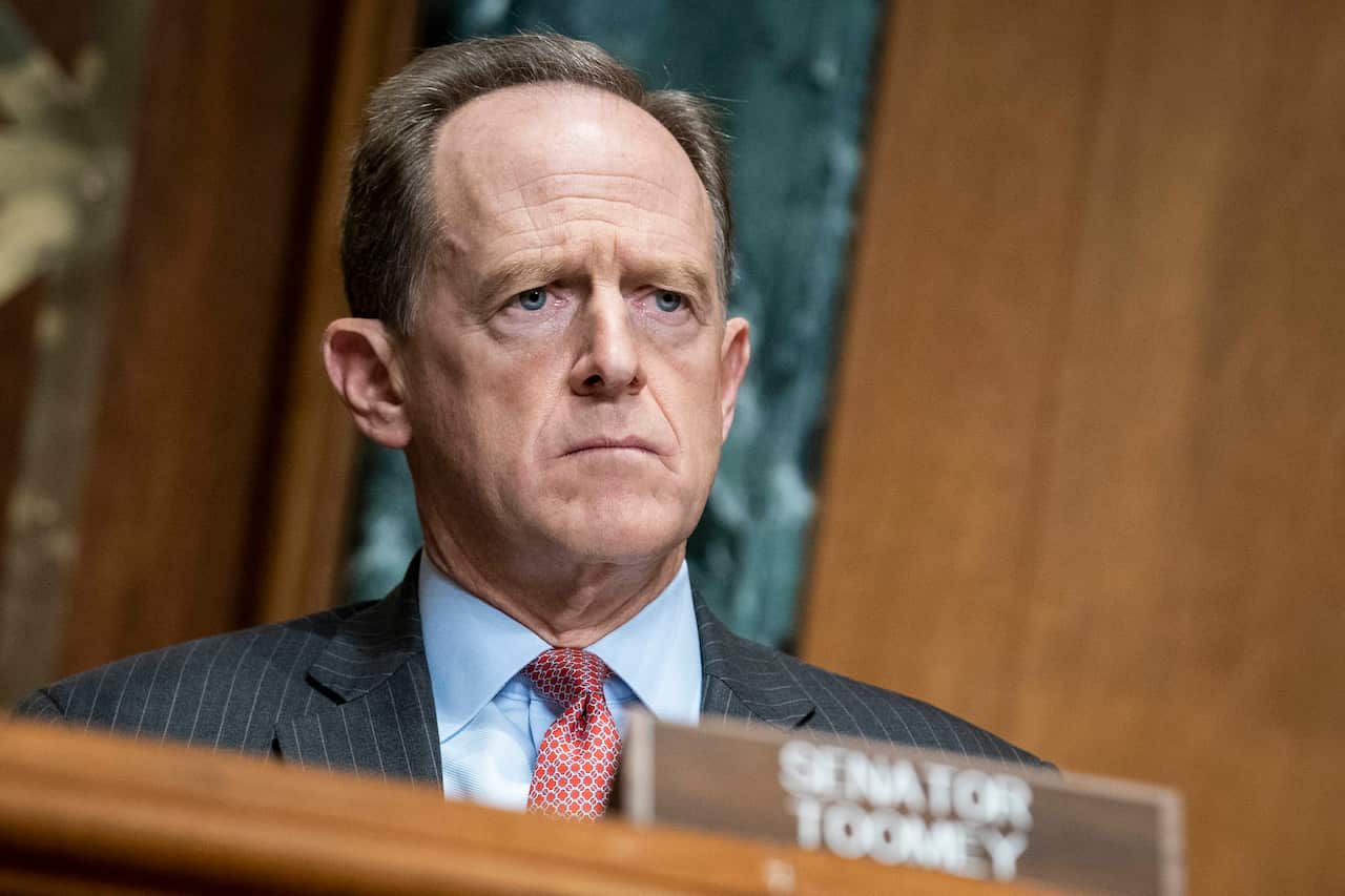 Republican Senator Pat Toomey has called on Donald Trump to resign before his term as president ends.