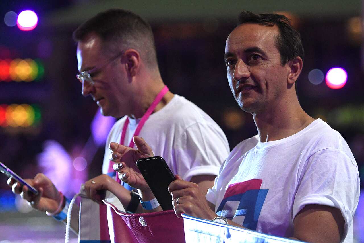 Liberal Member for Wentworth Dave Sharma (right) takes part in the 43rd annual Gay and Lesbian Mardi Gras parade at the SCG in Sydney, Saturday, March 6, 2021. (AAP Image/Dan Himbrechts) NO ARCHIVING