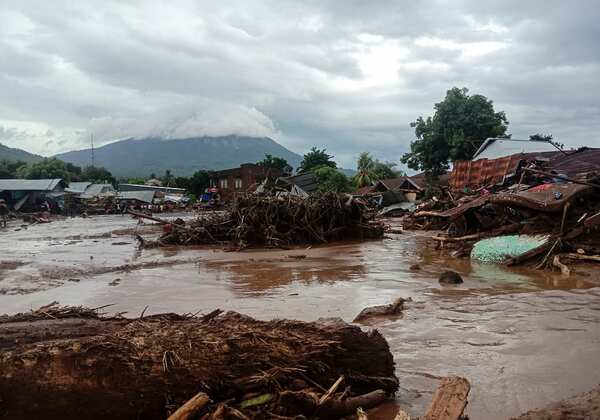 More than 100 dead after floods and landslides destroy communities in ...