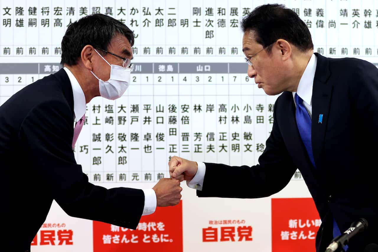 Japanese PM Fumio Kishida and former foreign minister Taro Kono.