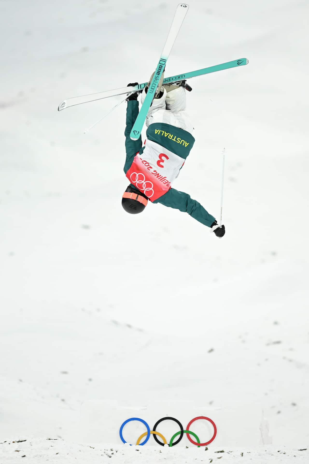 Jakara Anthony of Australia competes in the Women’s Moguls Finals during the 2022 Beijing Winter Olympic Games at Genting Snow Park in Zhangjiakou, China, Sunday, February 6, 2022. (AAP Image/Dan Himbrechts) NO ARCHIVING, EDITORIAL USE ONLY